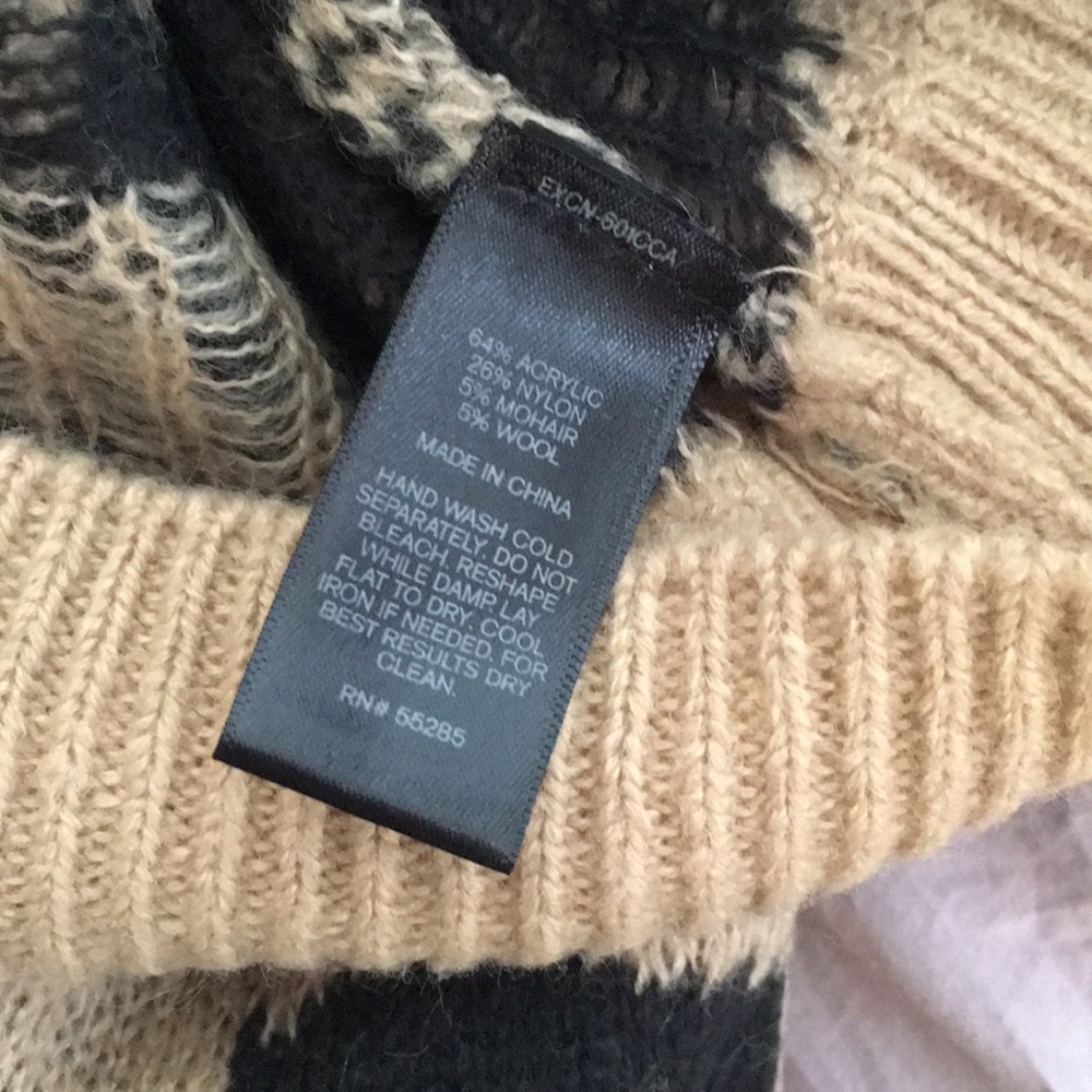 💕Leopard Express Sweater NWT - Picture 6 of 6